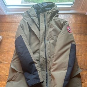 2XS Canada Goose military green jacket excellent used condition